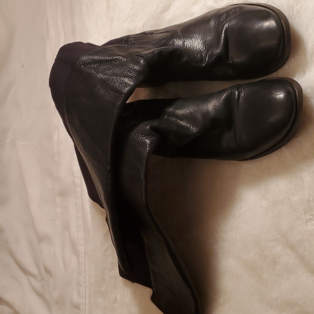 FRYE BLACK LEATHER BOOTS SZE 8 B.  SEXY!!!!